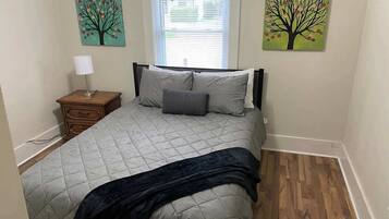 2 chambres, fer et planche à repasser, Wi-Fi gratuit, draps fournis