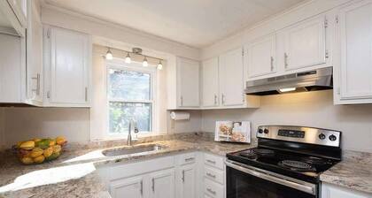 Centrally Located Hillcrest Retreat in Little Rock