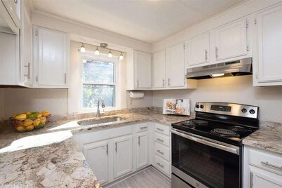 Centrally Located Hillcrest Retreat in Little Rock