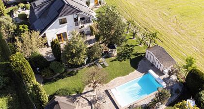 Dein Ferienhaus in der Fränkischen Schweiz - mit Sauna, Außenpool und Grillhütte