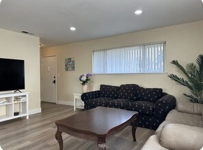 Living area - Charming Apartment in Fremont #3 (Fremont)