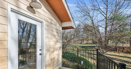 Cozy Lakefront Studio On Long Lake! Home by RedAwning