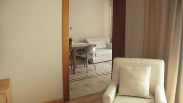 Deluxe Room, City View | Free WiFi