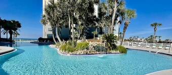 3 Master Suites all with Gulf View Free round of Golf & Activities Every Day!