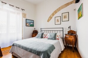 Bügeleisen/Bügelbrett, kostenloses WLAN, Bettwäsche