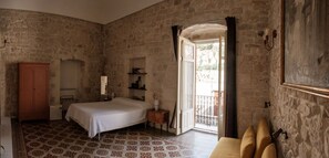 4 Schlafzimmer, Schreibtisch, Bügeleisen/Bügelbrett, WLAN