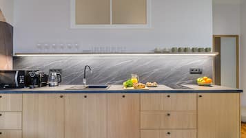 Apartment | Private kitchenette | Mini-fridge, microwave, stovetop, dishwasher