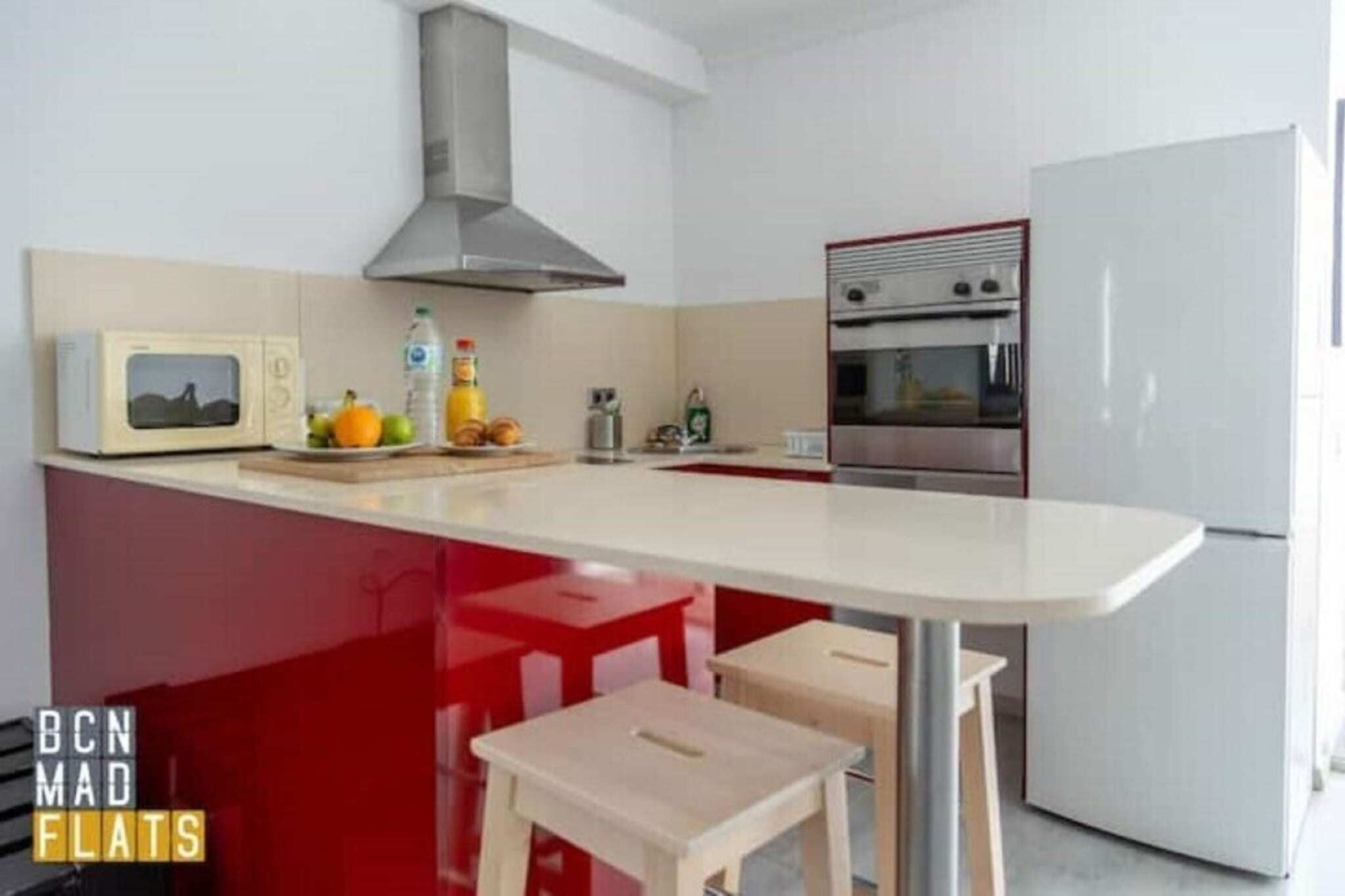 Réfrigérateur, micro-ondes, four, cafetière/bouilloire