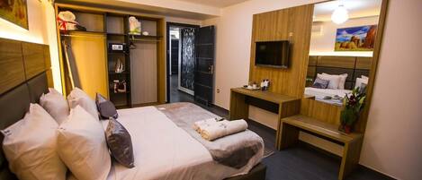 Basic Double or Twin Room, Private Bathroom | Premium bedding, minibar, in-room safe, laptop workspace