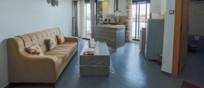 Dusj, toalettartikler (inkludert), badekåper og tøfler