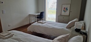 4 bedrooms, desk, iron/ironing board, free WiFi