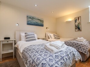 2 عدّة غرف نوم وبديكورات فريدة لكل غرفة وطراز فريد لكل وحدة