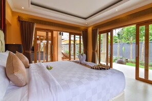 3 bedrooms, desk, travel cot, free WiFi - Lovina Luxury 3BR Villa With Pool & Free Breakfast! (Bali)