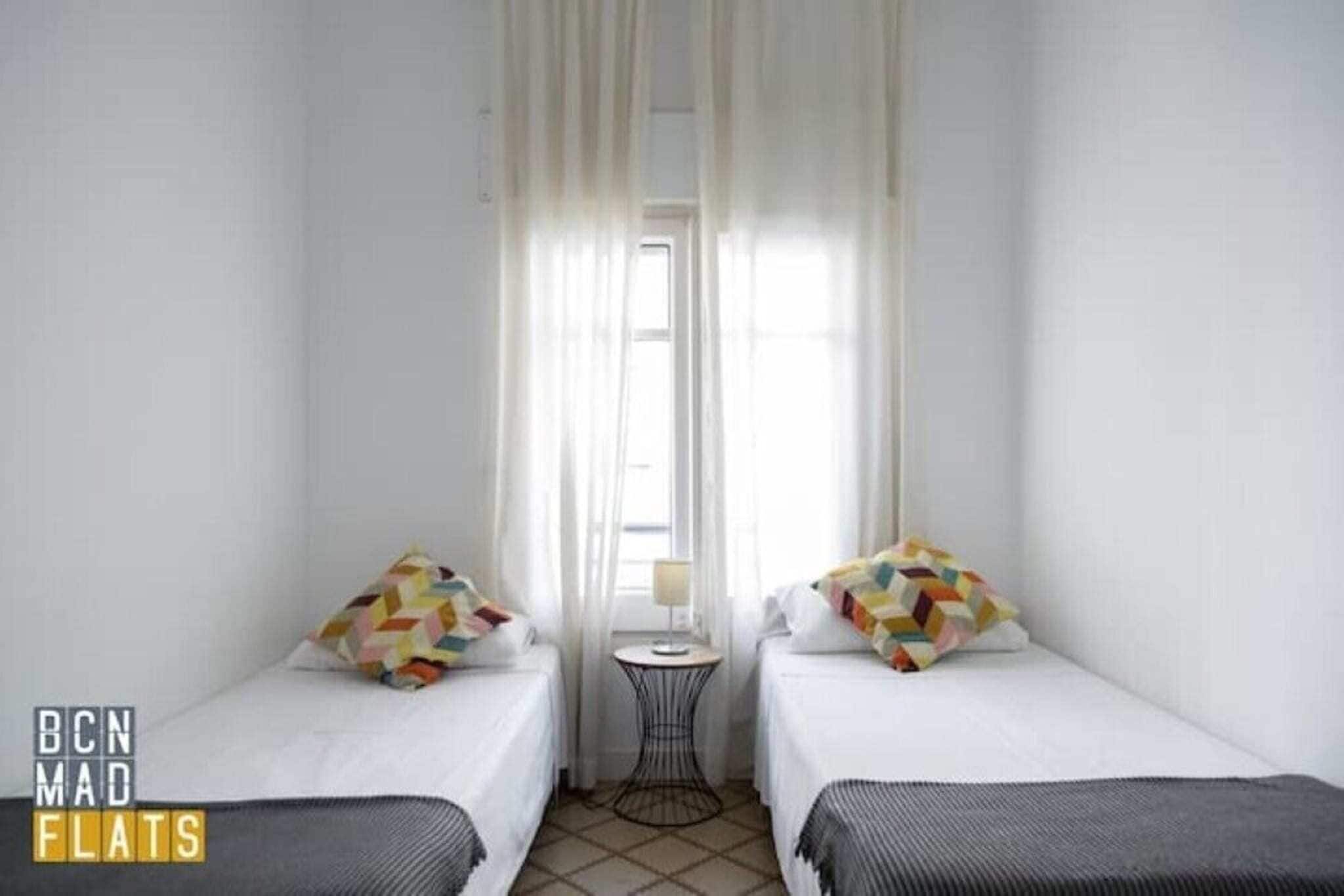 3 bedrooms, bed sheets