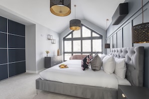 Casa | 6 habitaciones, decoración personalizada y muebles diferentes 