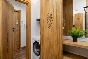 Apartment, 2 Bedrooms, Balcony, Mountainside | Bathroom | Shower, free toiletries, hair dryer, towels