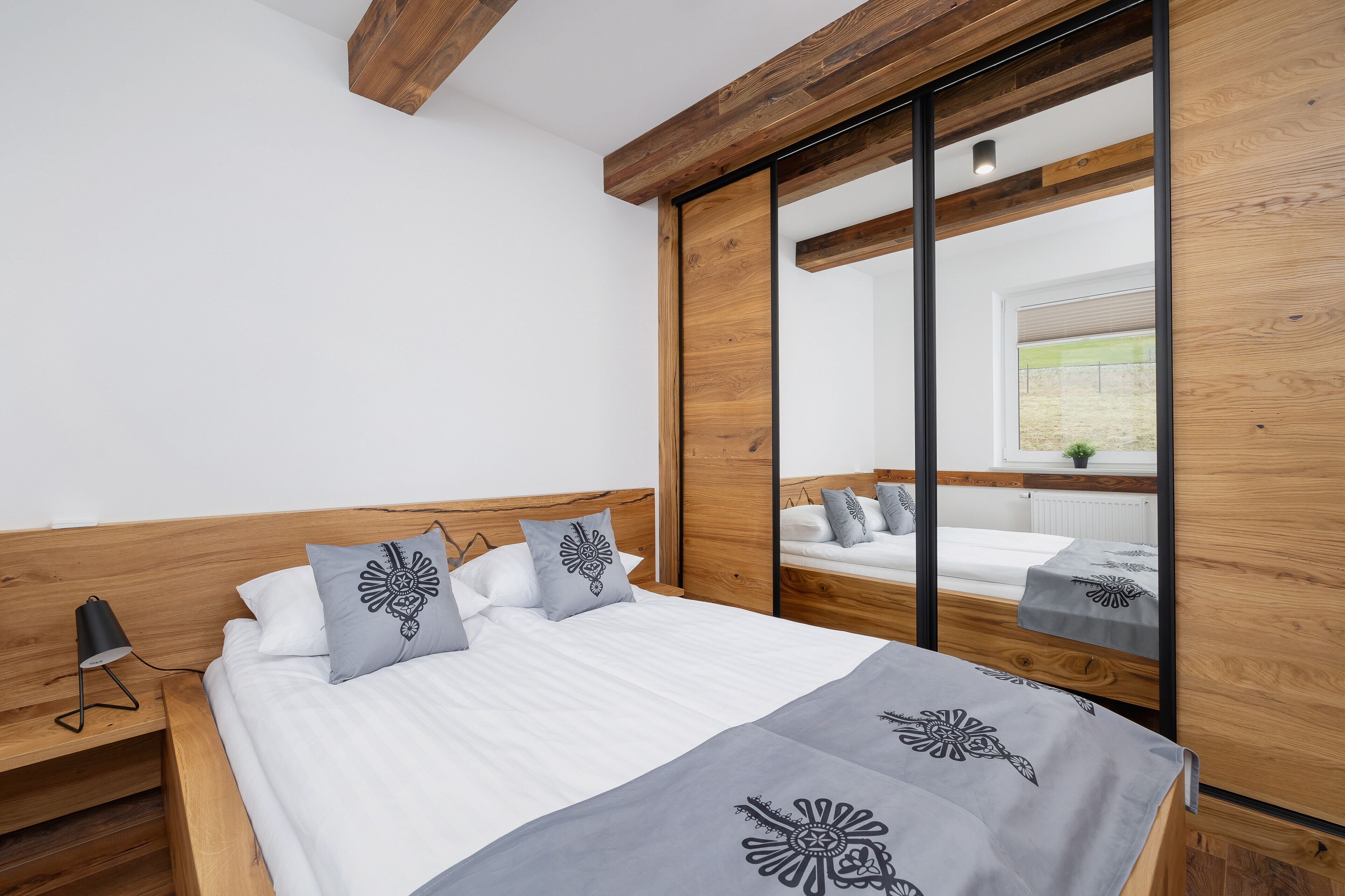 Apartment, 2 Bedrooms, Balcony, Mountainside | 2 bedrooms, individually furnished, iron/ironing board, bed sheets