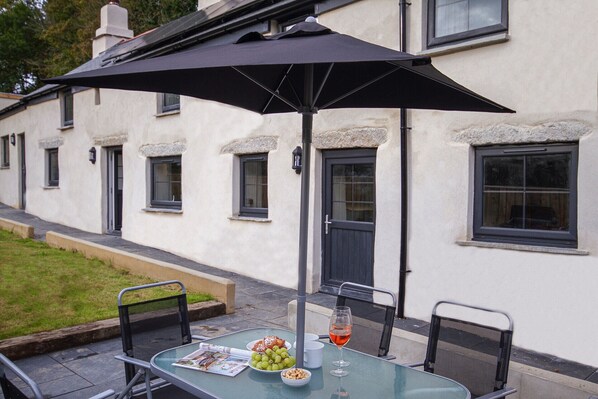 Outdoor dining - Tramanda, a rural retreat to explore Bodmin Moor (Blisland)