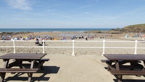 Una spiaggia nelle vicinanze