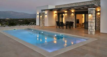 Sternes Tropicana Executive Villa with pool, Sitia