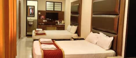 Family AC ( Basement Room) | Gratis Wi-Fi, sengetøj