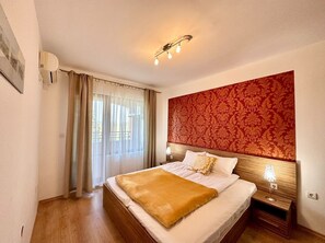 2 bedrooms, bed sheets