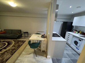 Apartemen | Kamar mandi | Shower, perlengkapan mandi gratis, pengering rambut, dan handuk