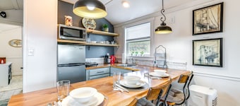 Cozy Decatur Cabin w/ Views ~ 1 Mi to Riverfront!