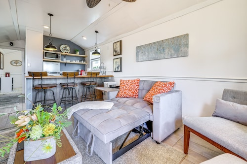 Cozy Decatur Cabin w/ Views ~ 1 Mi to Riverfront!