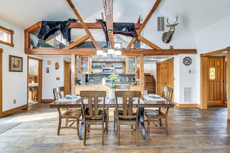 House (4 Bedrooms) | Interior