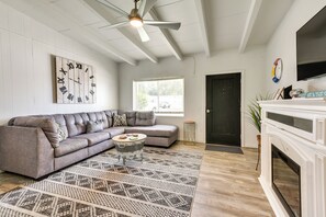 Apartment (2 Bedrooms) | Front of property