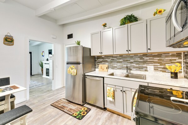 Apartment (2 Bedrooms) | Interior - Cozy Fort Walton Beach Escape w/ Private Patio! (Fort Walton Beach)