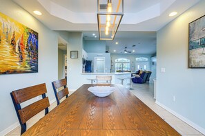 House (3 Bedrooms) | Interior