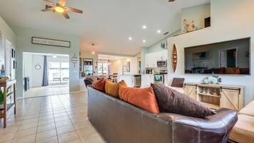 House (3 Bedrooms) | Interior