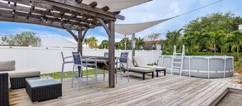 Pet-friendly Fort Pierce Home w/ Pool & Kayaks!