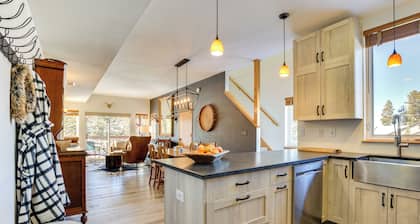 Fantastic Fraser Condo: Year-round Family Getaway