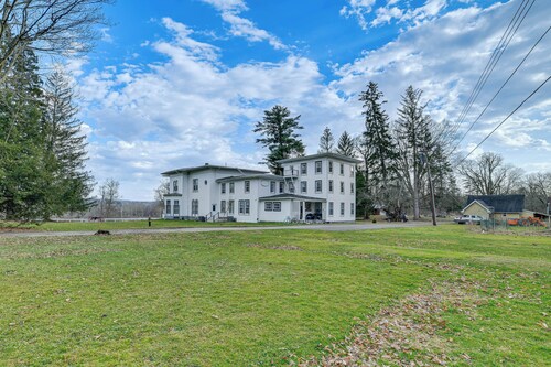 Quiet Owego Getaway Near Main Street & Riverwalk!