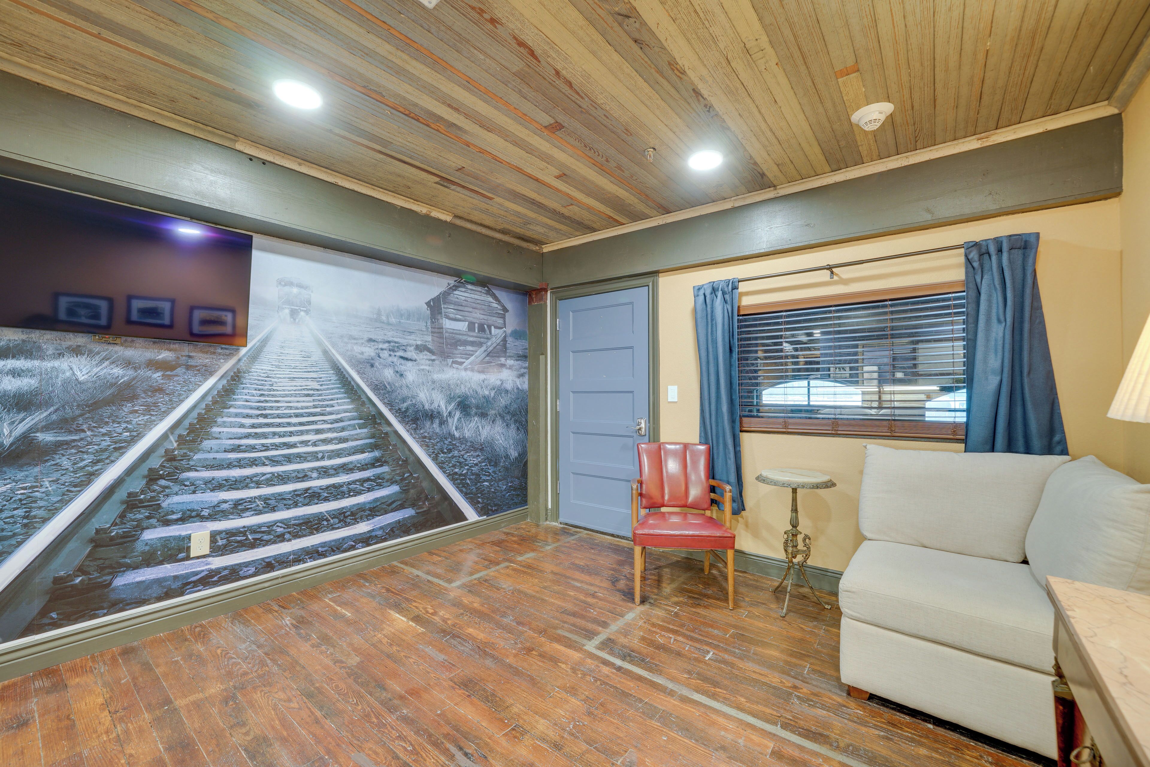 Apartment (0 Bedroom) | Interior