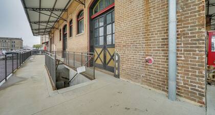 Pet-friendly Texarkana Studio in The Historic 1894
