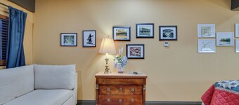 Pet-friendly Texarkana Studio in The Historic 1894