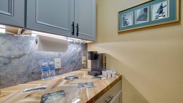 Apartment (0 Bedroom) | Interior