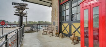 Central Texarkana Studio Rental w/ Railroad Views!