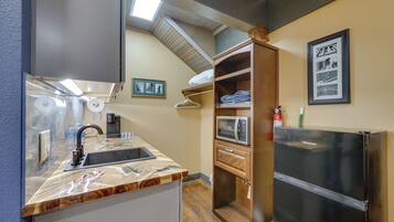 Apartment (0 Bedroom) | Interior