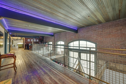 Central Texarkana Studio Rental w/ Railroad Views!