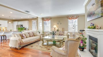 House (4 Bedrooms) | Interior