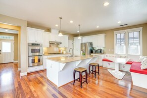 House (4 Bedrooms) | Interior