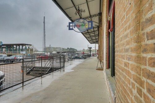 Historic Texarkana Studio Rental: Walk to Downtown