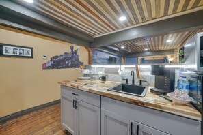 Apartment (0 Bedroom) | Interior - Historic Texarkana Studio Rental: Walk to Downtown (Texarkana)