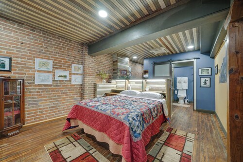 Historic Texarkana Studio Rental: Walk to Downtown
