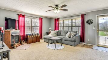 House (3 Bedrooms) | Front of property